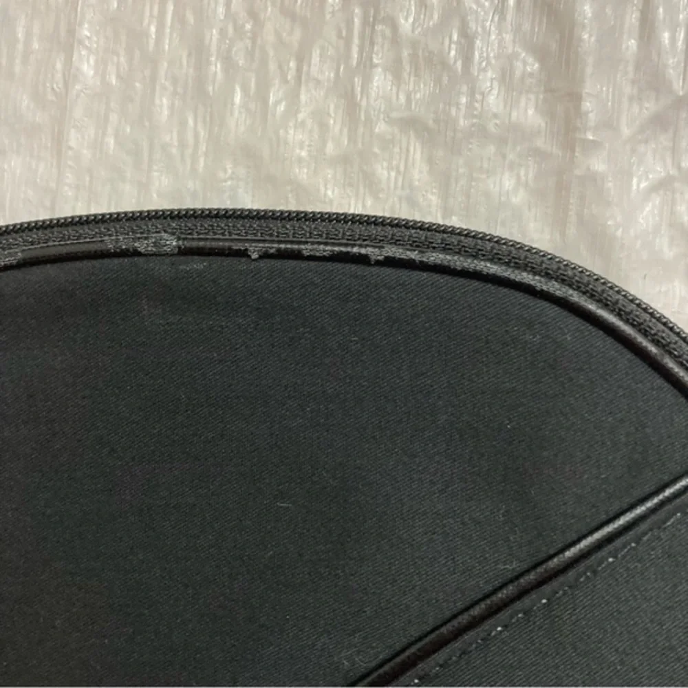 Ysl Yves Saint Laurent parfum black cosmetic bag